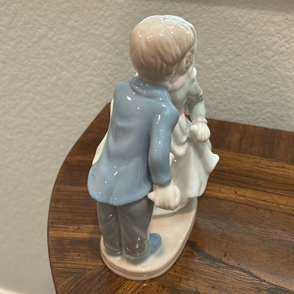 Porcelain Figurine - Boy and Girl - Picture 4 of 6